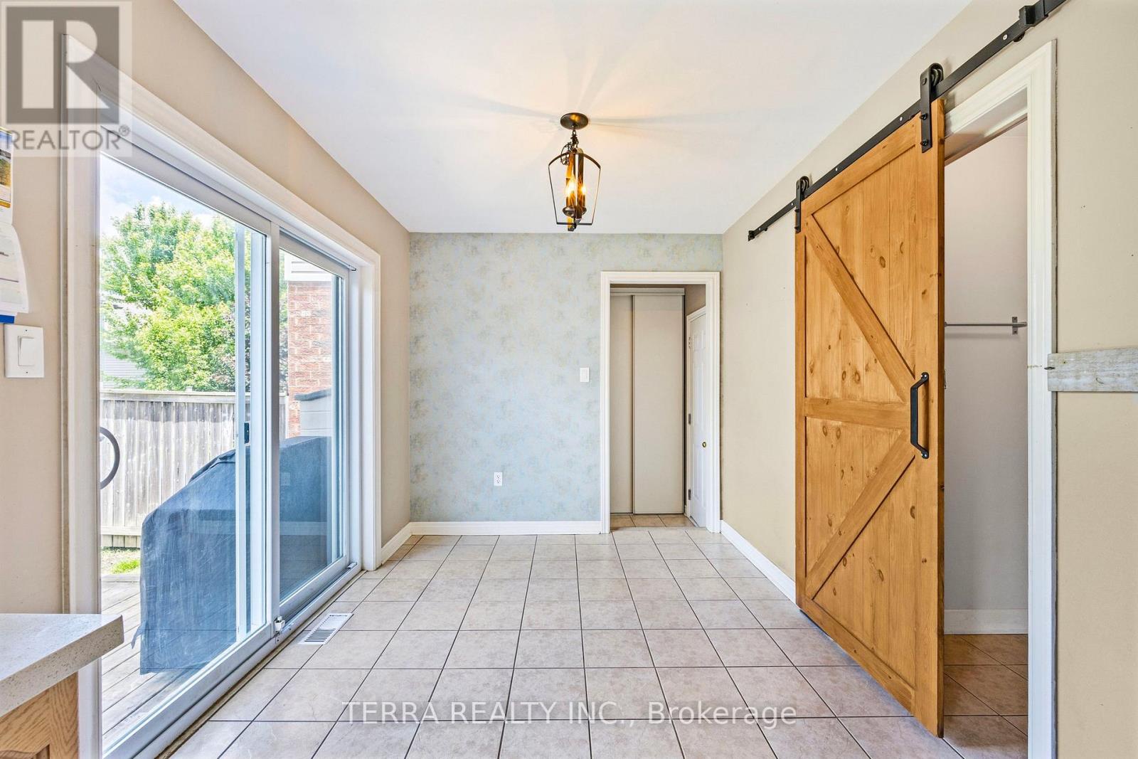 114 Thrushwood Drive, Barrie, Ontario  L4N 0Z1 - Photo 16 - S12441497