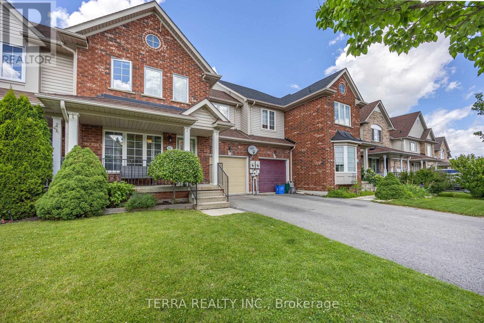 114 Thrushwood Drive, Barrie, Ontario  L4N 0Z1 - Photo 3 - S12441497