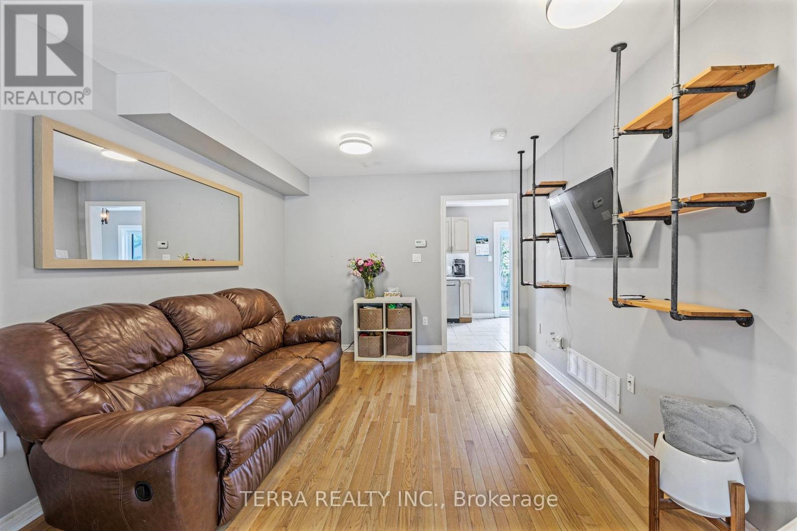114 Thrushwood Drive, Barrie, Ontario  L4N 0Z1 - Photo 9 - S12441497