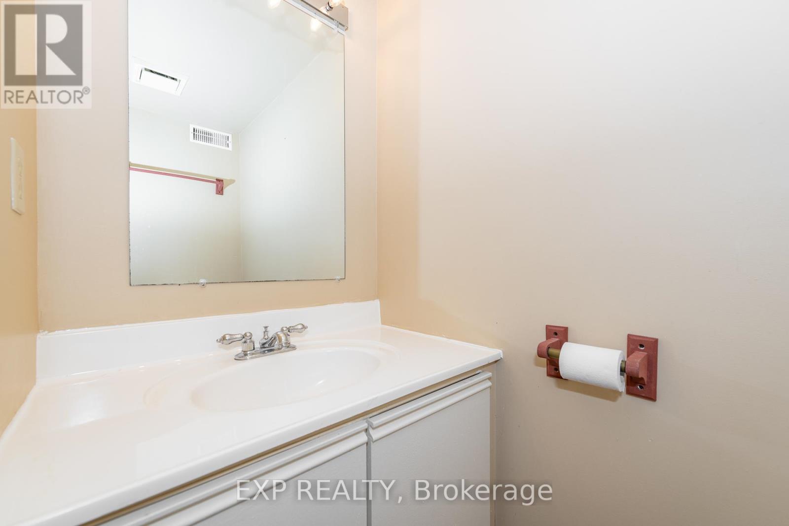 26 Mcdermot Court, Ottawa, Ontario  K2L 3V3 - Photo 15 - X12441593