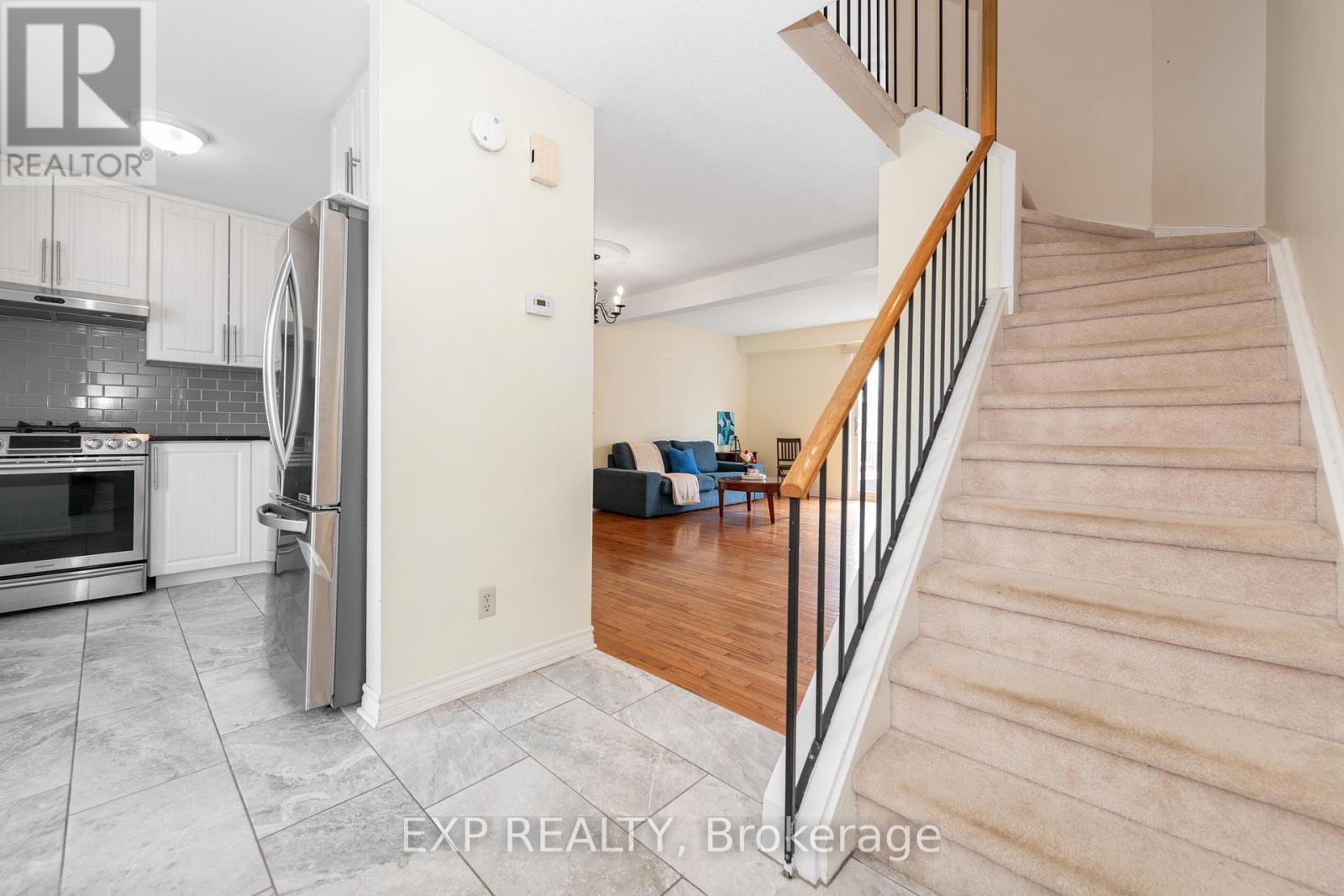 26 Mcdermot Court, Ottawa, Ontario  K2L 3V3 - Photo 5 - X12441593