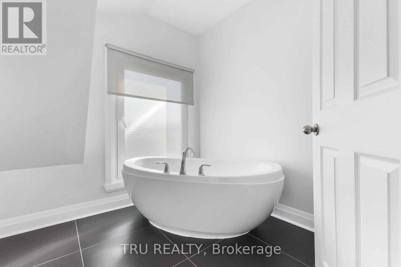 168 Arthur Street, Ottawa, Ontario  K1R 7C4 - Photo 31 - X12441605