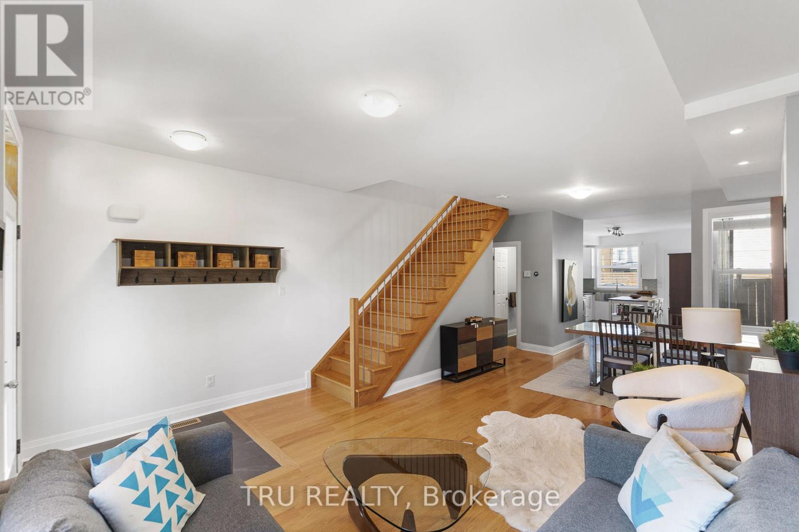168 Arthur Street, Ottawa, Ontario  K1R 7C4 - Photo 5 - X12441605