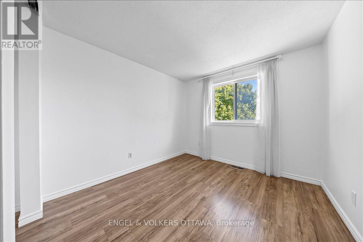 713 Malibu Terrace, Ottawa, Ontario  K2C 3T9 - Photo 18 - X12441615