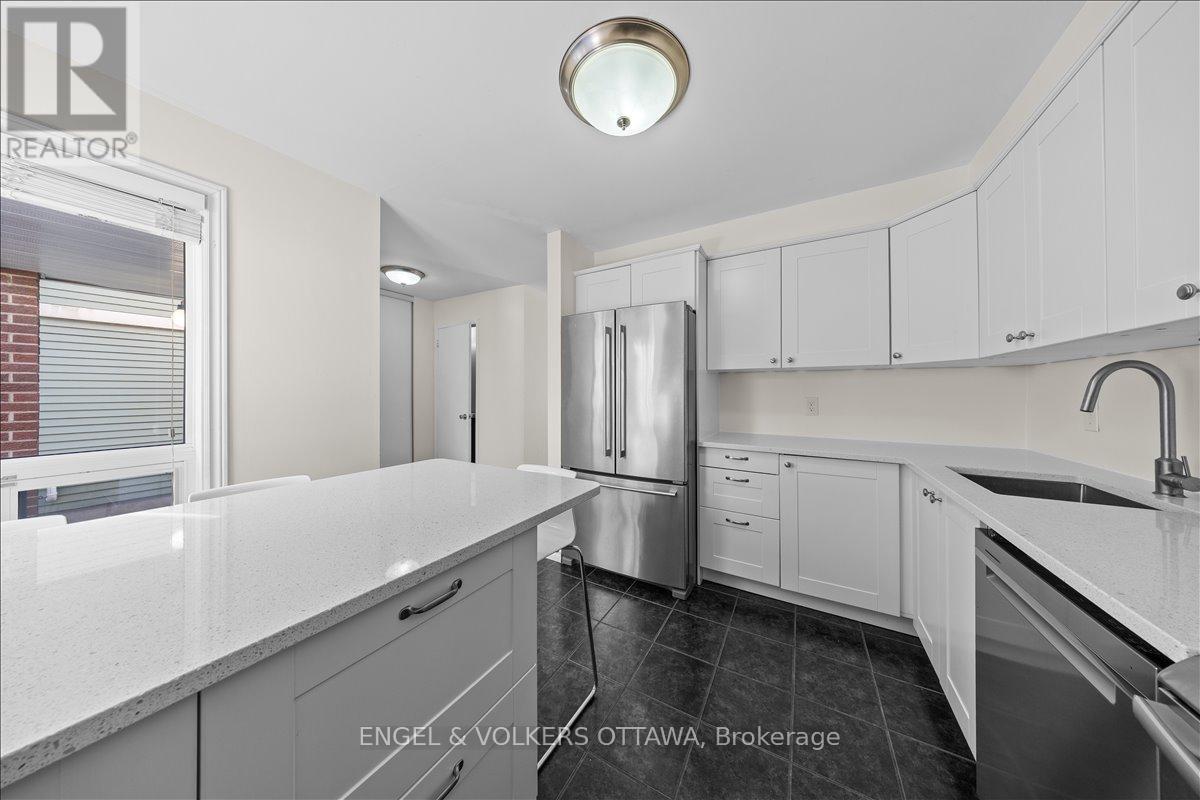 713 Malibu Terrace, Ottawa, Ontario  K2C 3T9 - Photo 7 - X12441615