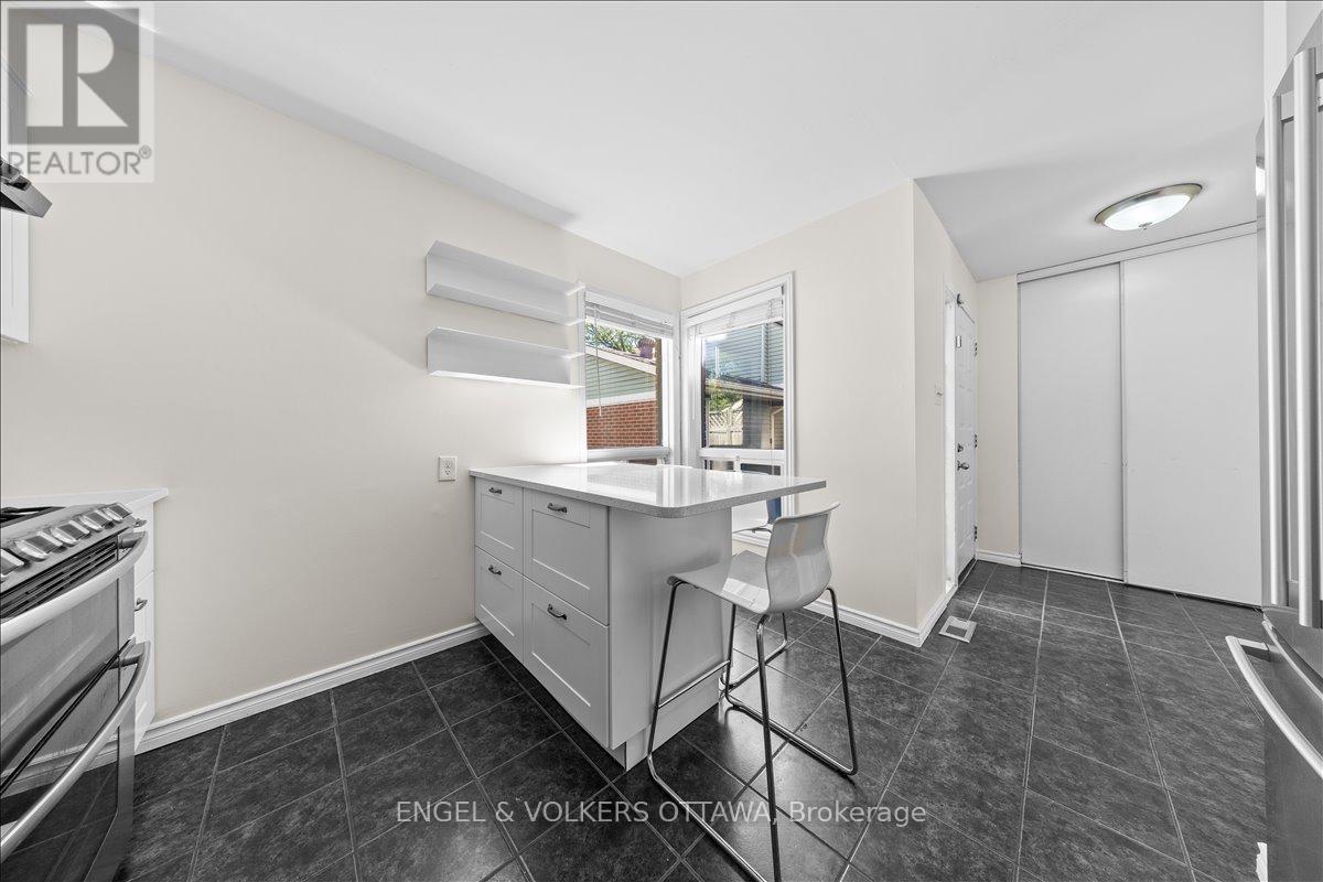 713 Malibu Terrace, Ottawa, Ontario  K2C 3T9 - Photo 9 - X12441615