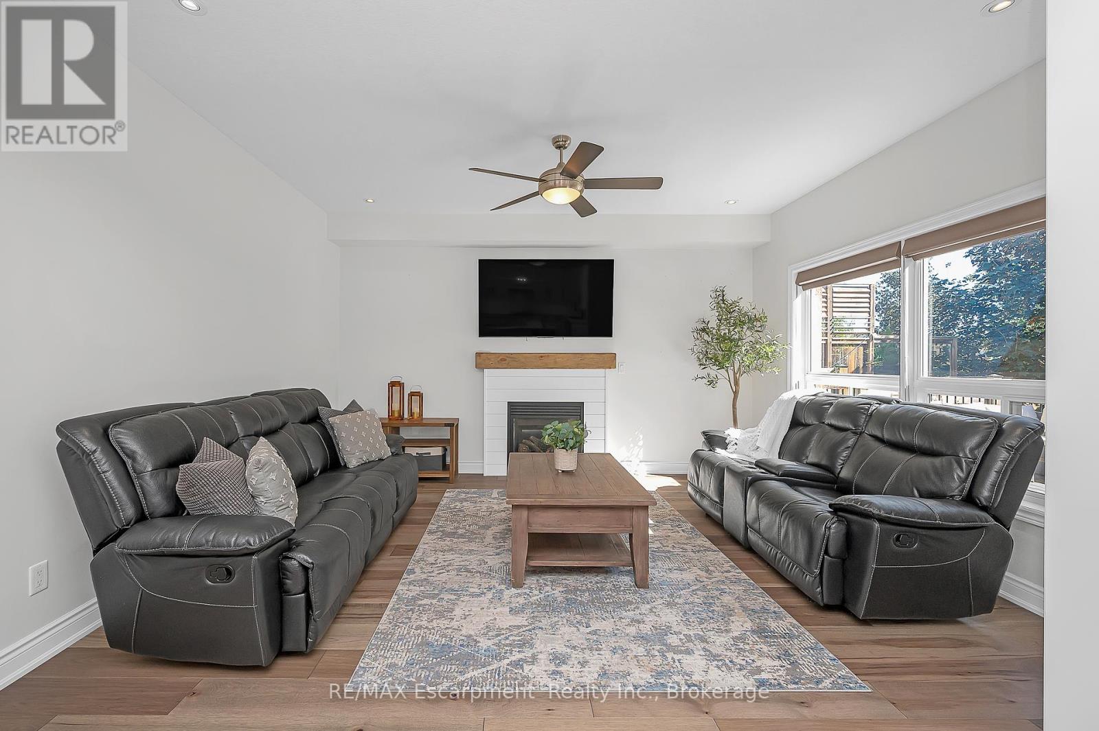 23 Howard Marshall Street, North Dumfries, Ontario  N0B 1E0 - Photo 12 - X12441584