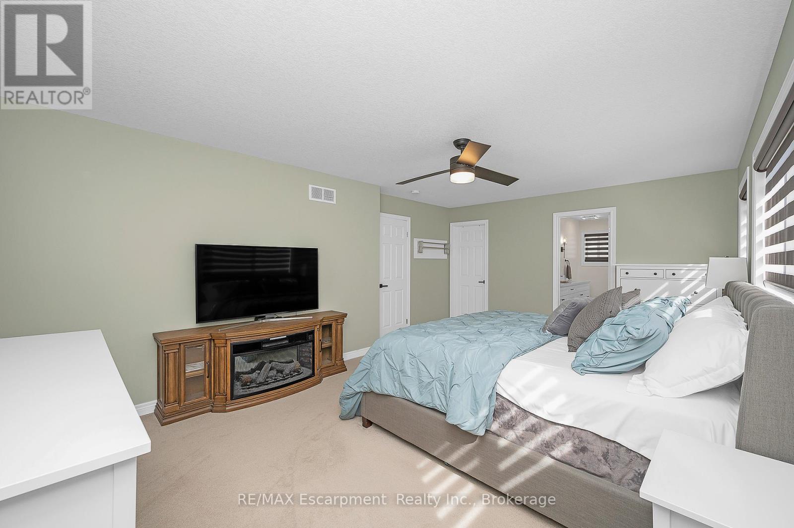23 Howard Marshall Street, North Dumfries, Ontario  N0B 1E0 - Photo 18 - X12441584
