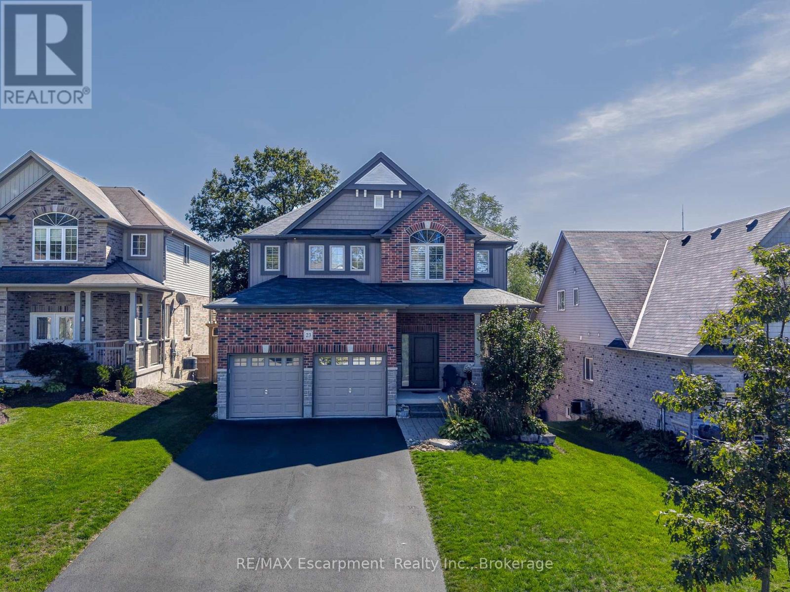 23 Howard Marshall Street, North Dumfries, Ontario  N0B 1E0 - Photo 2 - X12441584