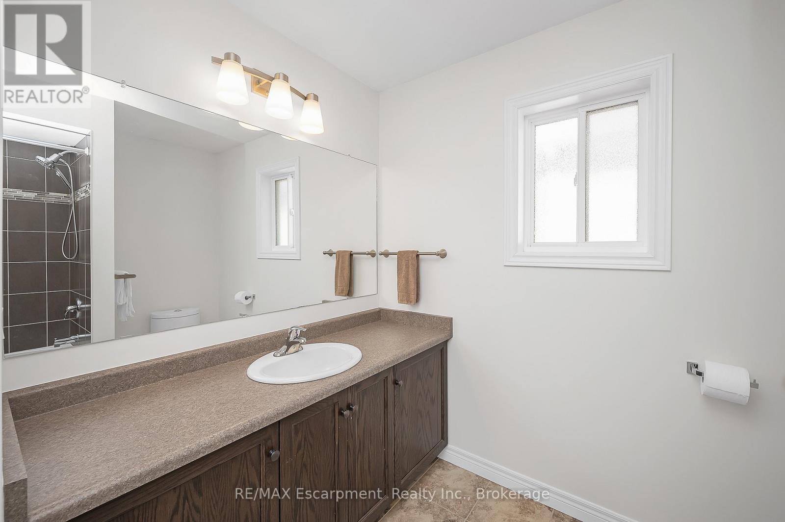 23 Howard Marshall Street, North Dumfries, Ontario  N0B 1E0 - Photo 27 - X12441584