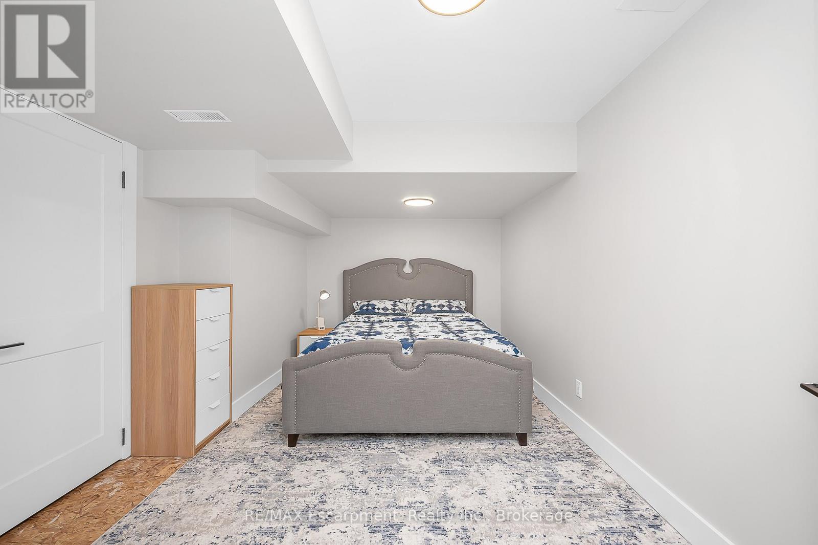 23 Howard Marshall Street, North Dumfries, Ontario  N0B 1E0 - Photo 33 - X12441584