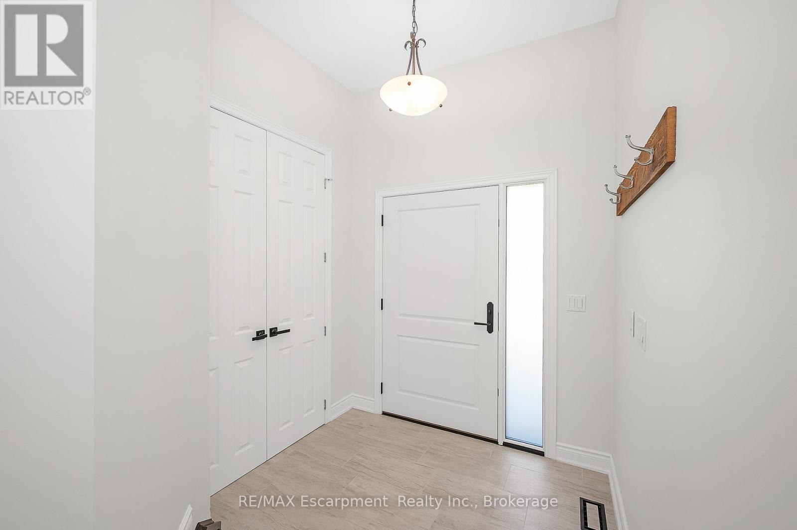 23 Howard Marshall Street, North Dumfries, Ontario  N0B 1E0 - Photo 4 - X12441584