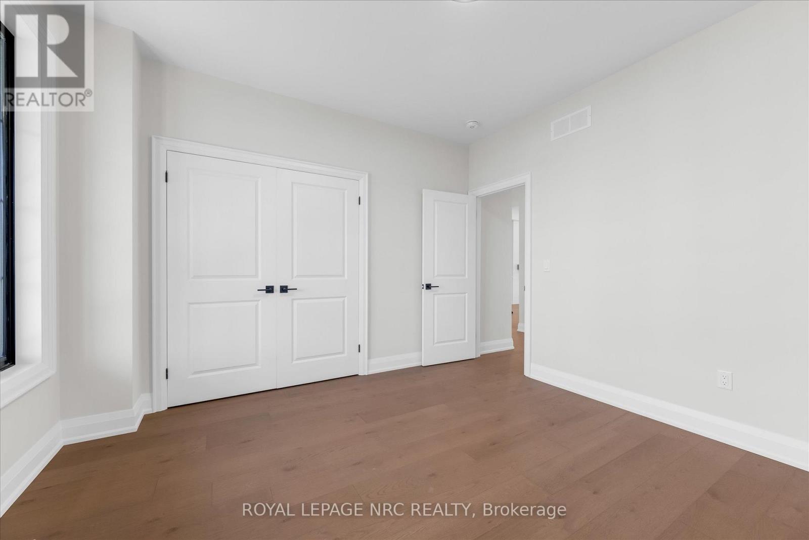 207 Forks Road, Welland (Dain City), Ontario  L3B 6C5 - Photo 10 - X12441544