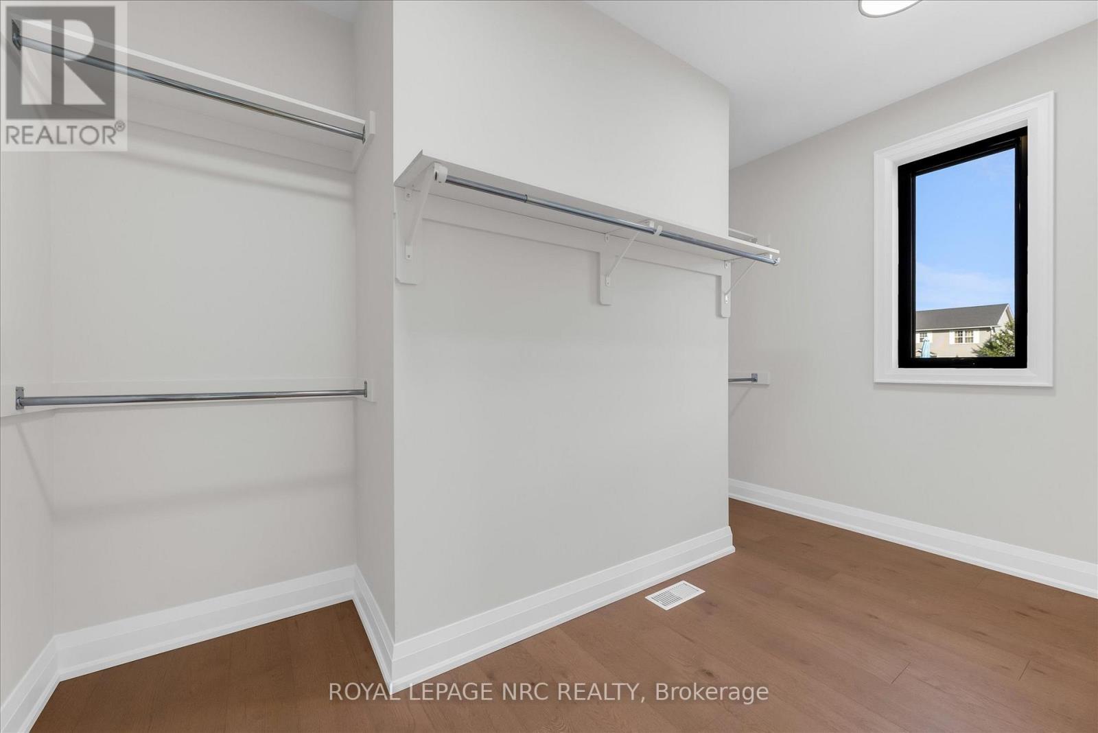 207 Forks Road, Welland (Dain City), Ontario  L3B 6C5 - Photo 31 - X12441544