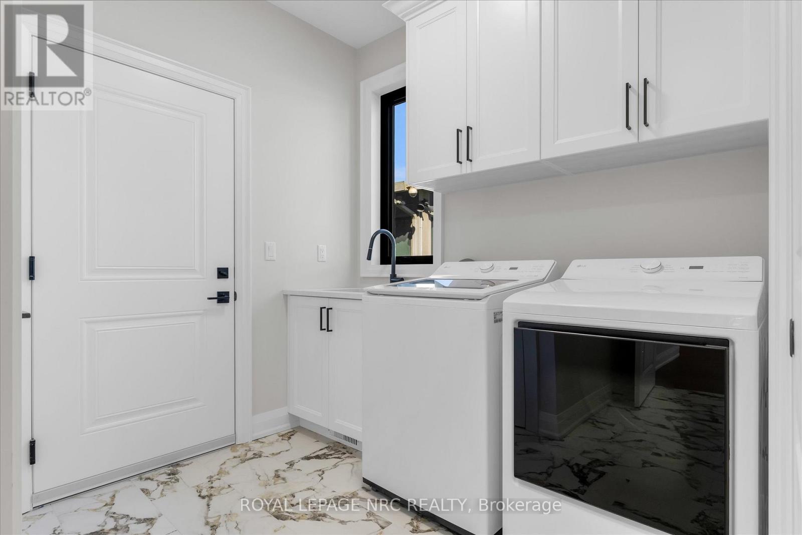 207 Forks Road, Welland (Dain City), Ontario  L3B 6C5 - Photo 32 - X12441544