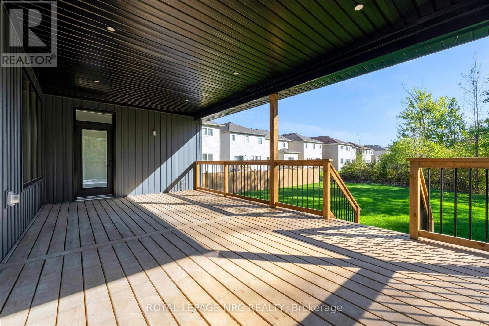 207 Forks Road, Welland (Dain City), Ontario  L3B 6C5 - Photo 33 - X12441544