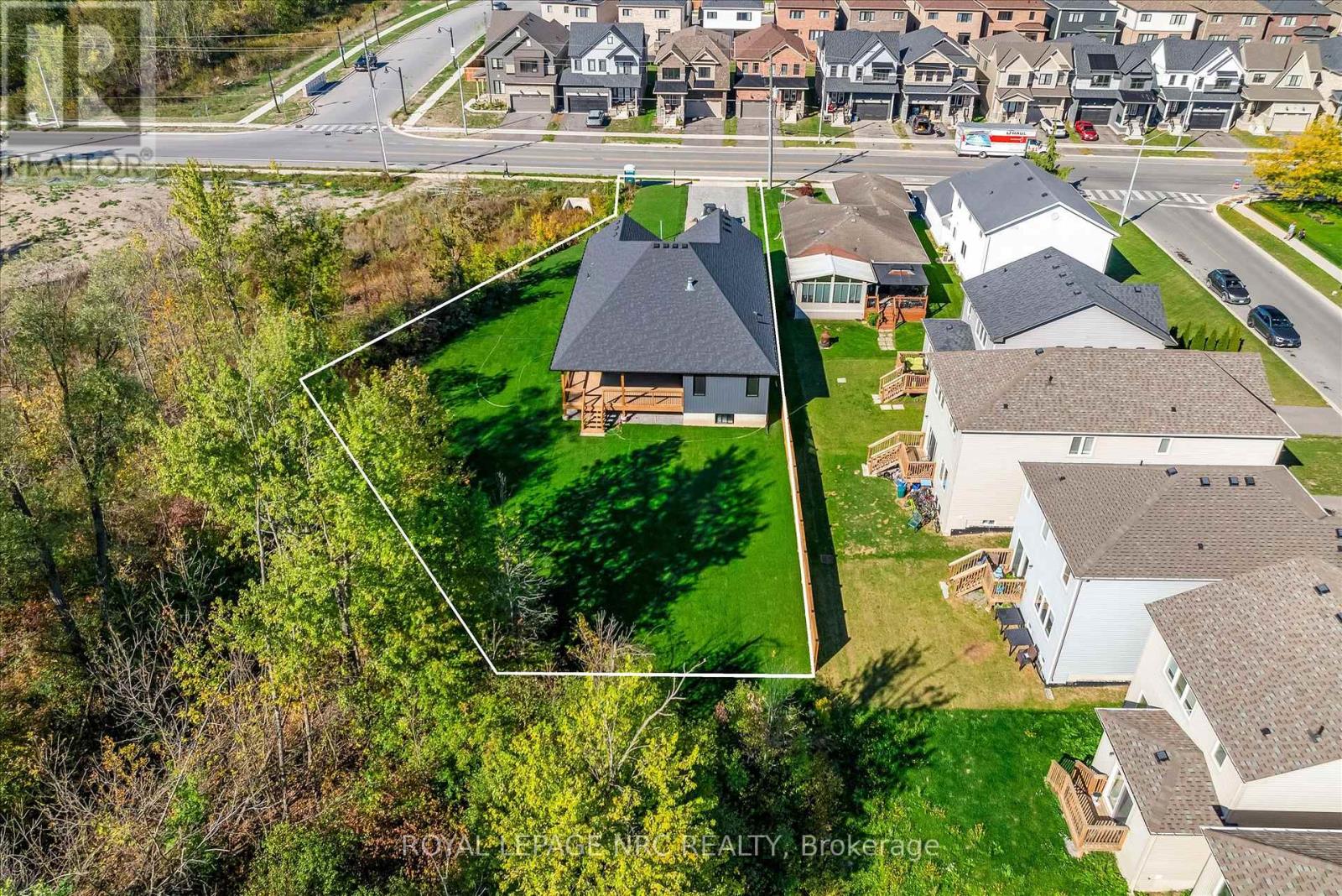207 Forks Road, Welland (Dain City), Ontario  L3B 6C5 - Photo 4 - X12441544