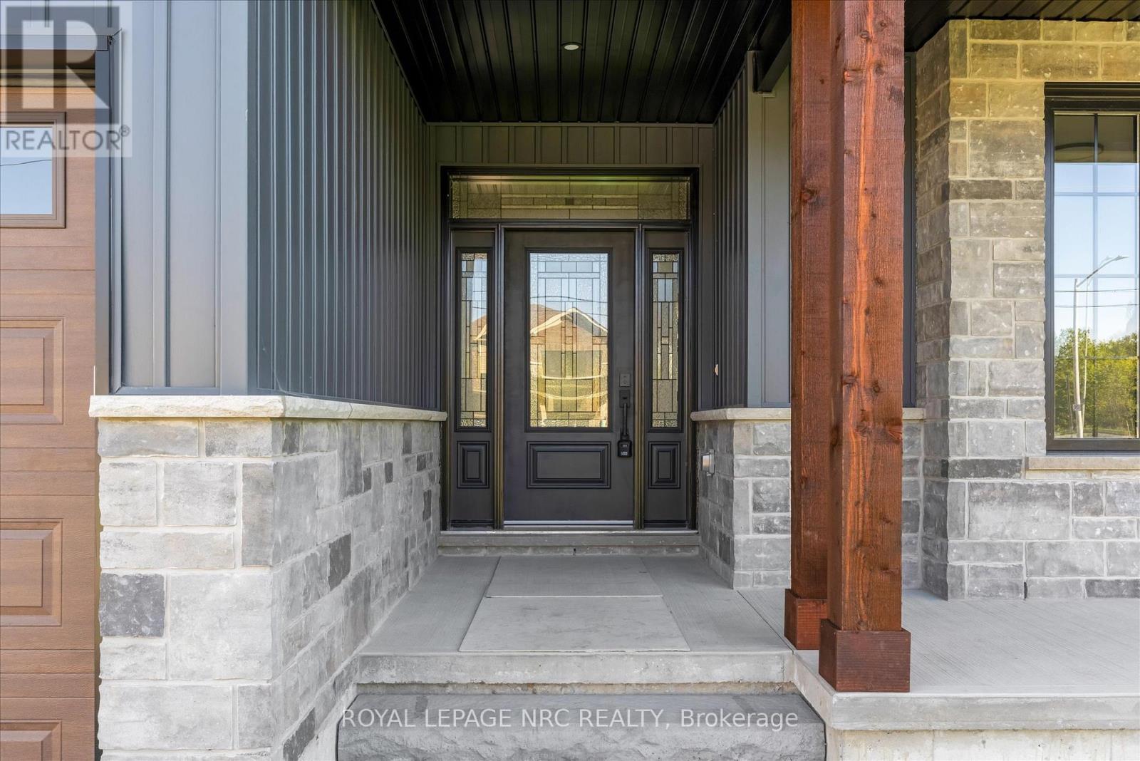 207 Forks Road, Welland (Dain City), Ontario  L3B 6C5 - Photo 7 - X12441544