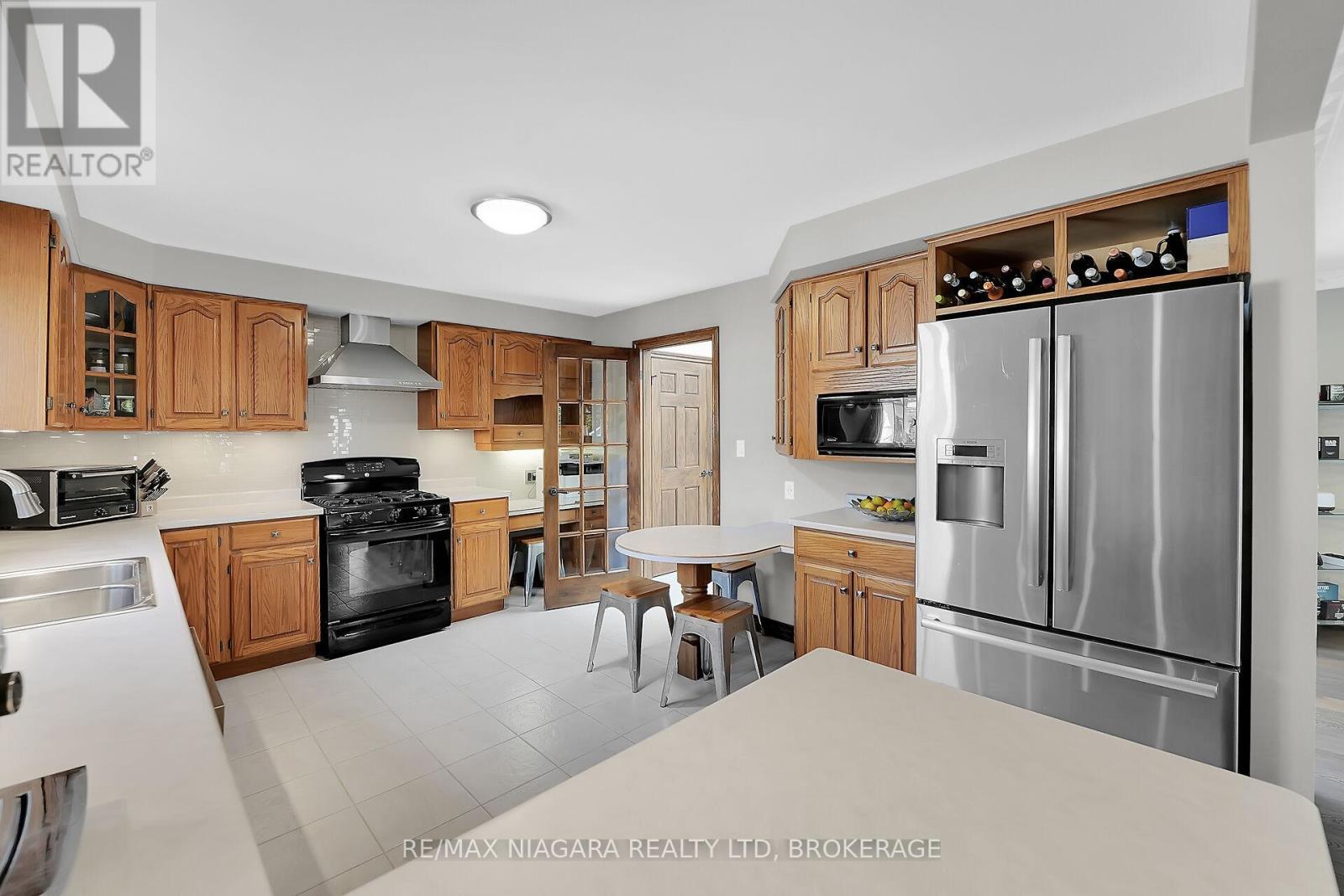 5 Lucerne Place, St. Catharines (Oakdale), Ontario  L2P 2E7 - Photo 15 - X12441548