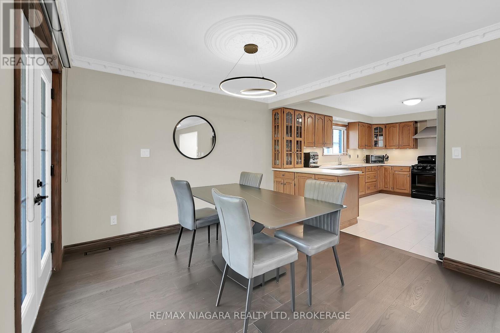 5 Lucerne Place, St. Catharines (Oakdale), Ontario  L2P 2E7 - Photo 17 - X12441548