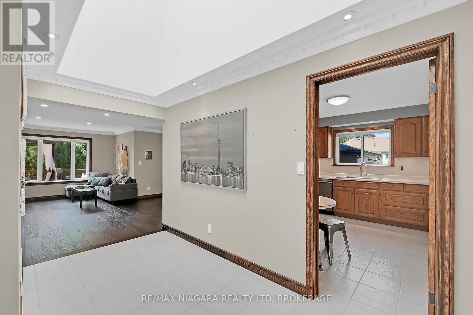 5 Lucerne Place, St. Catharines (Oakdale), Ontario  L2P 2E7 - Photo 20 - X12441548