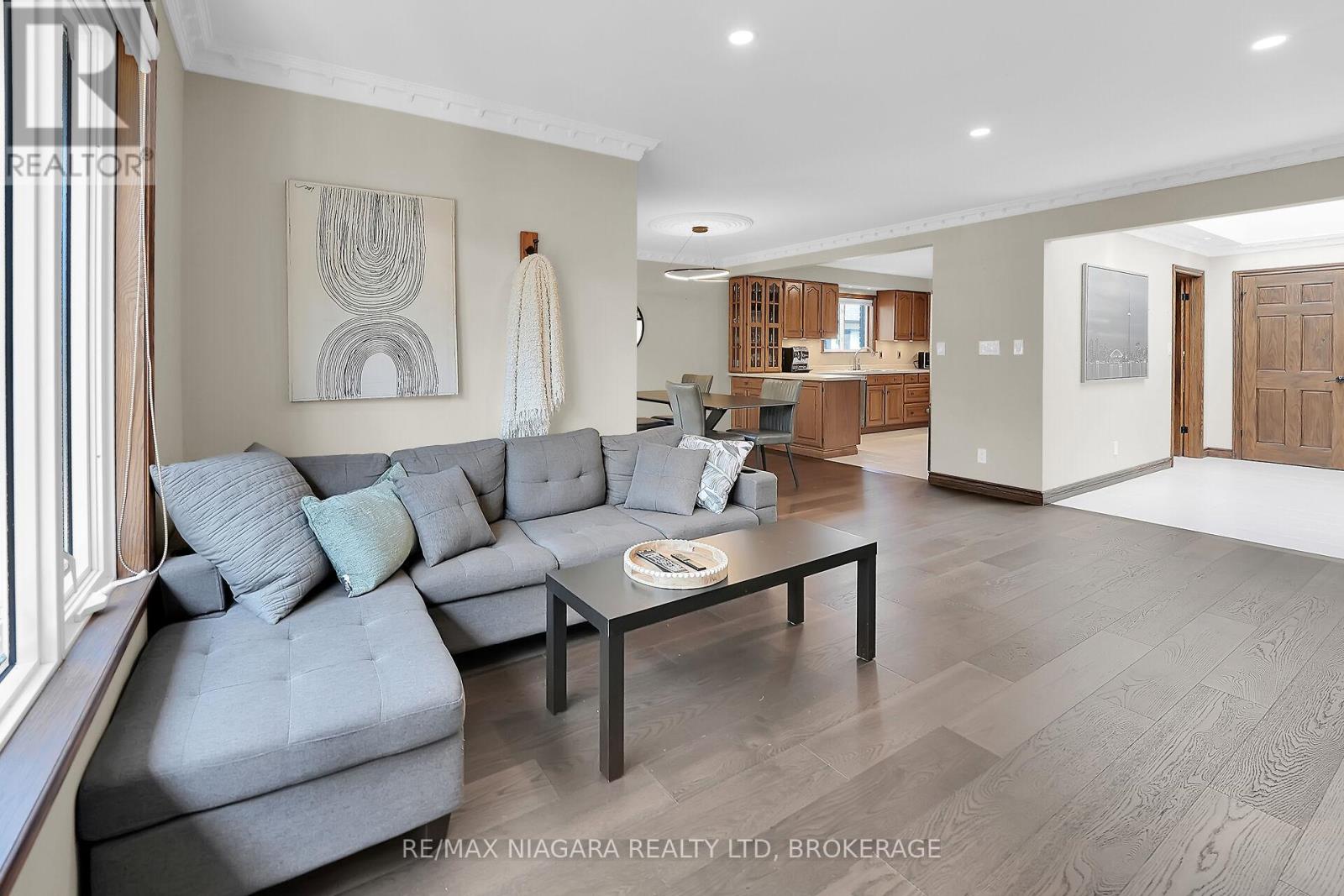 5 Lucerne Place, St. Catharines (Oakdale), Ontario  L2P 2E7 - Photo 22 - X12441548