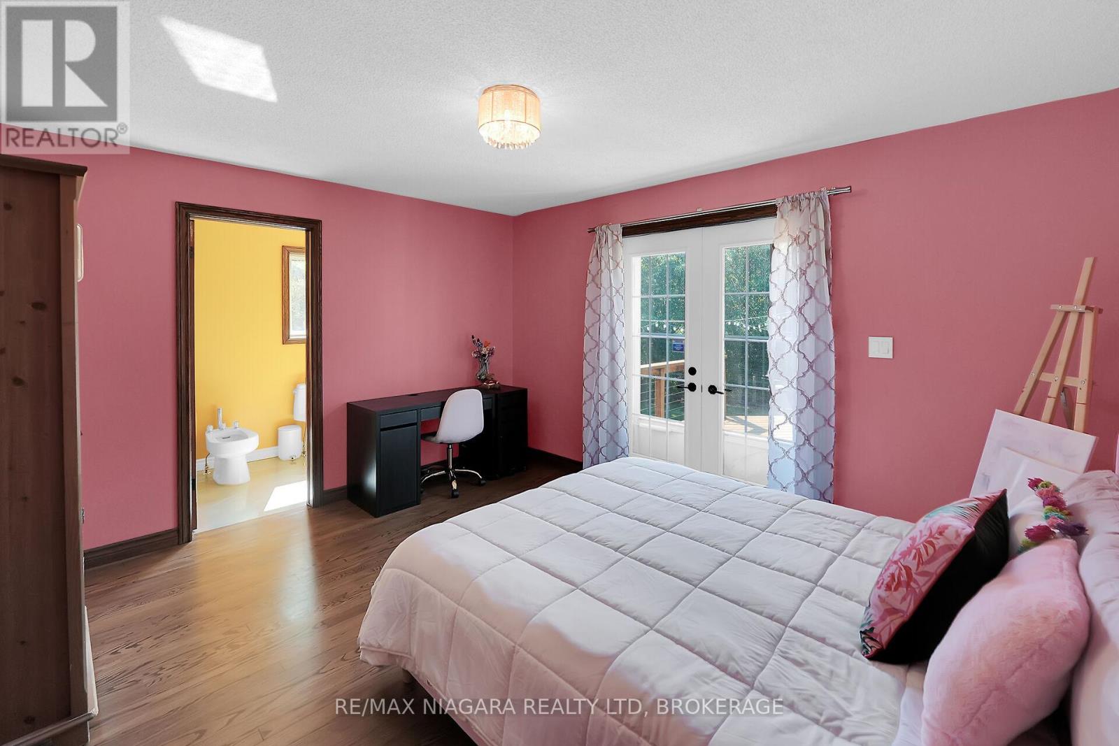 5 Lucerne Place, St. Catharines (Oakdale), Ontario  L2P 2E7 - Photo 24 - X12441548