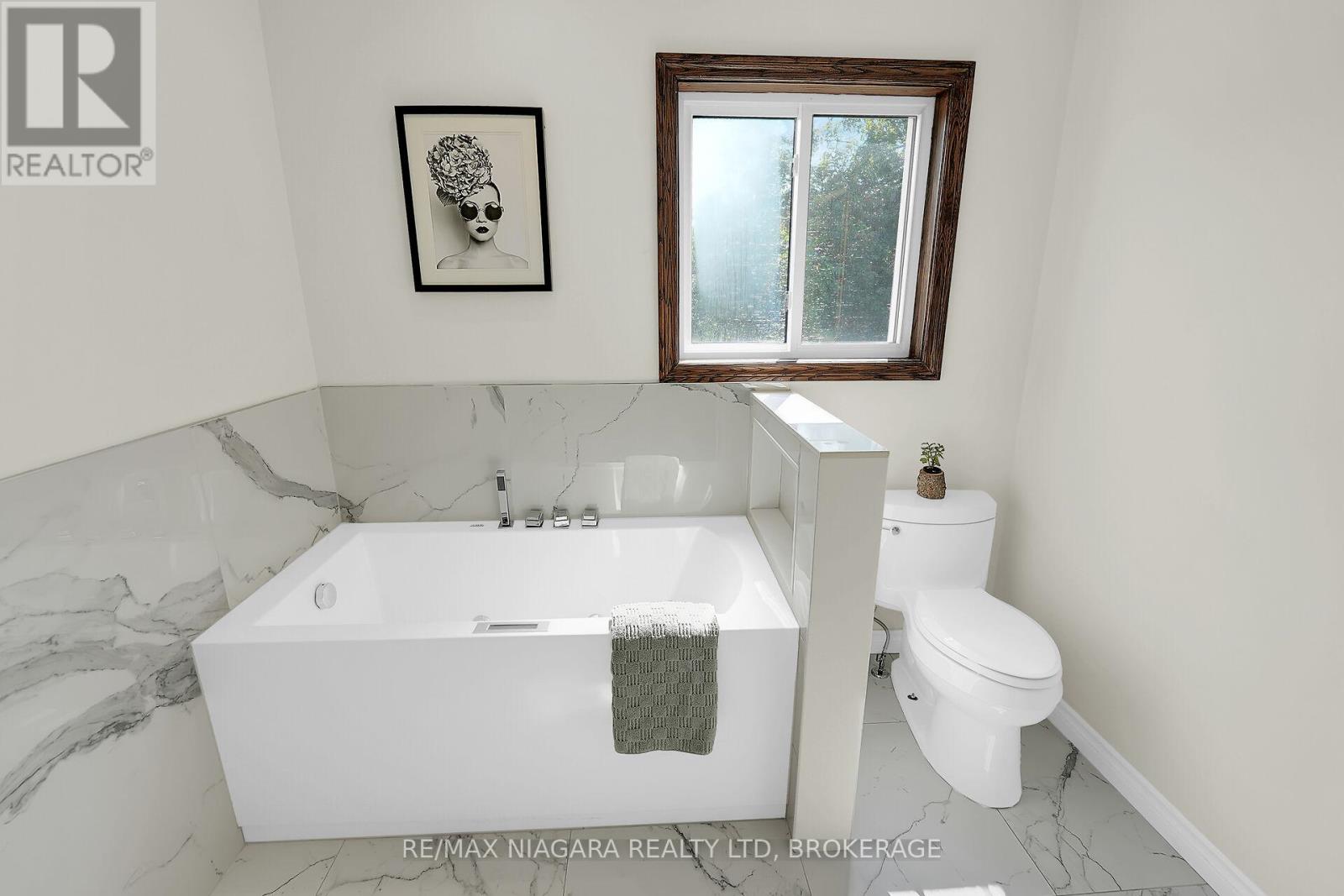 5 Lucerne Place, St. Catharines (Oakdale), Ontario  L2P 2E7 - Photo 31 - X12441548