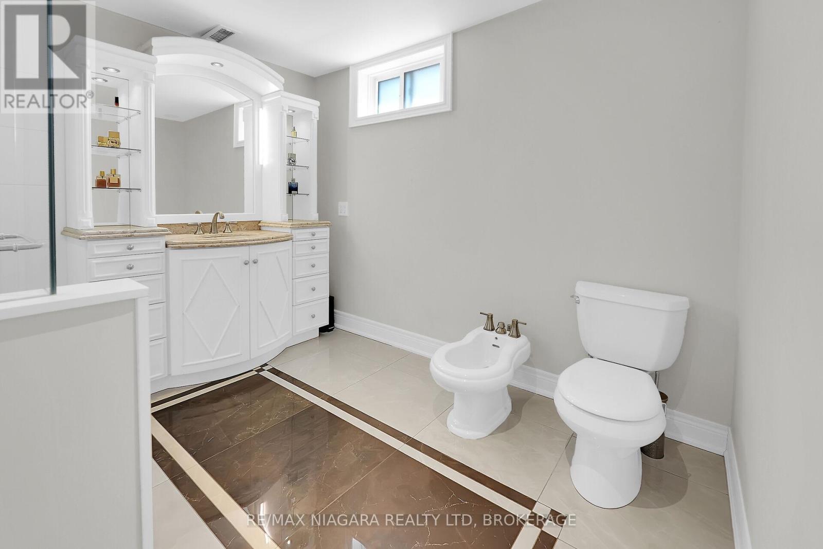 5 Lucerne Place, St. Catharines (Oakdale), Ontario  L2P 2E7 - Photo 39 - X12441548
