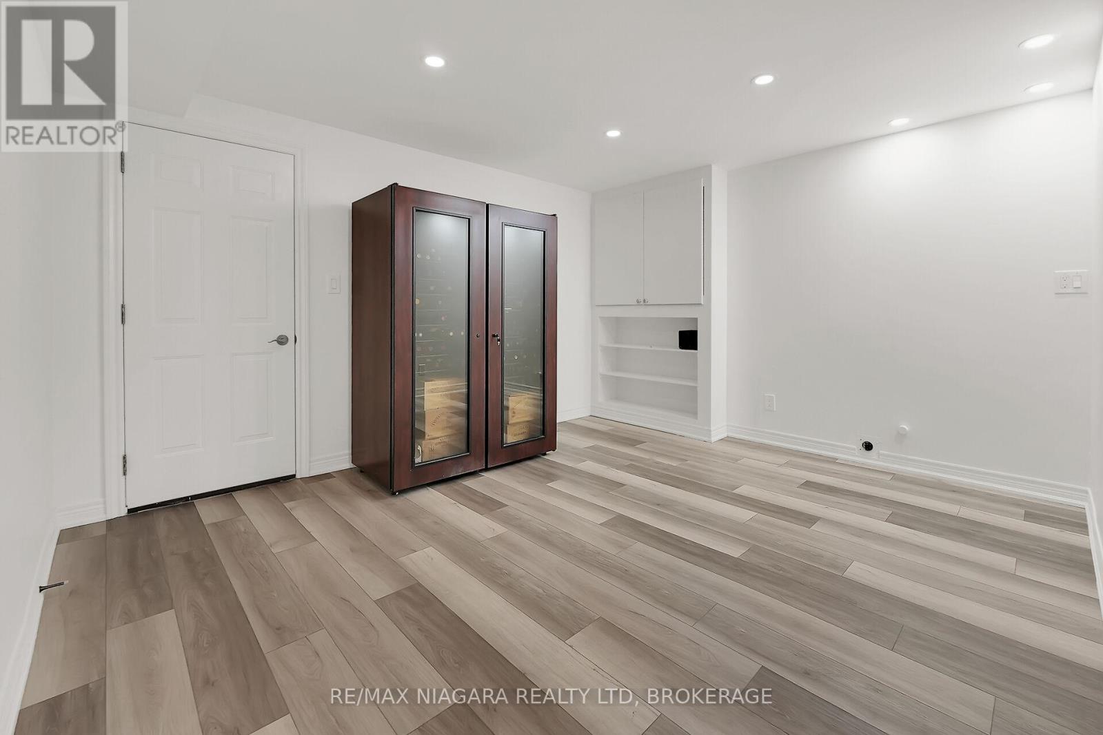 5 Lucerne Place, St. Catharines (Oakdale), Ontario  L2P 2E7 - Photo 41 - X12441548