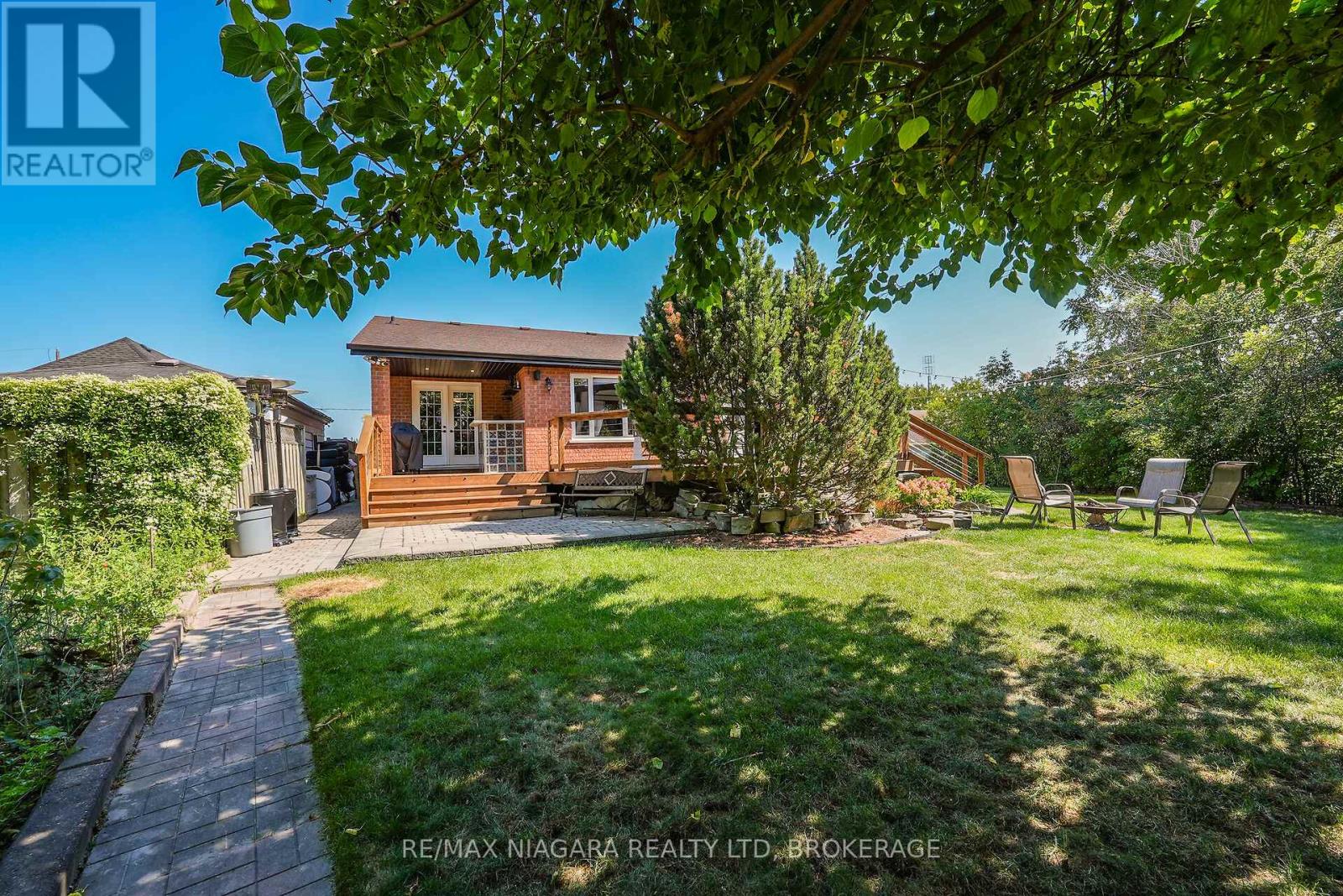 5 Lucerne Place, St. Catharines (Oakdale), Ontario  L2P 2E7 - Photo 42 - X12441548