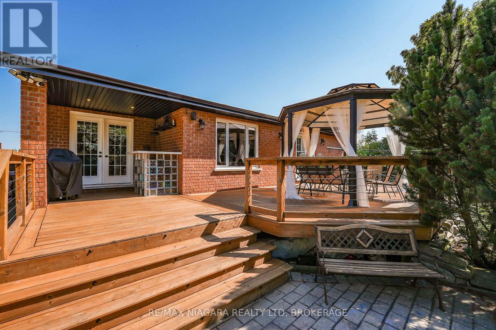 5 Lucerne Place, St. Catharines (Oakdale), Ontario  L2P 2E7 - Photo 43 - X12441548
