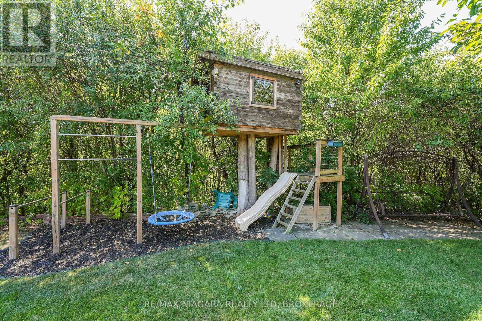 5 Lucerne Place, St. Catharines (Oakdale), Ontario  L2P 2E7 - Photo 48 - X12441548