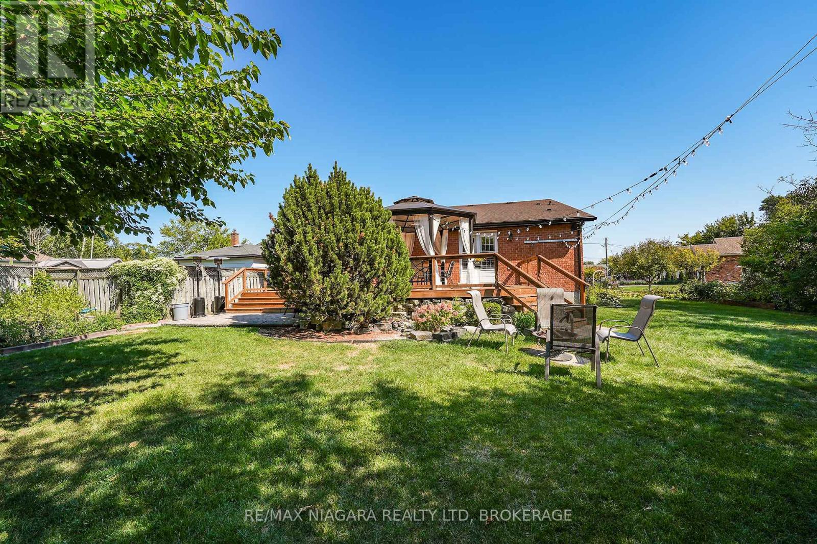 5 Lucerne Place, St. Catharines (Oakdale), Ontario  L2P 2E7 - Photo 49 - X12441548