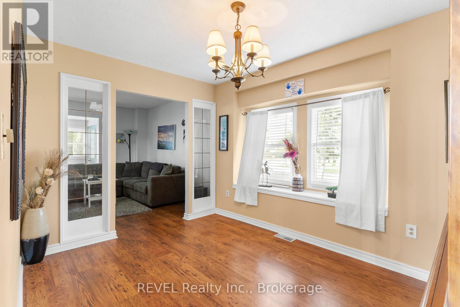 32 Bay Avenue, Welland (Dain City), Ontario  L3B 3G6 - Photo 9 - X12441570