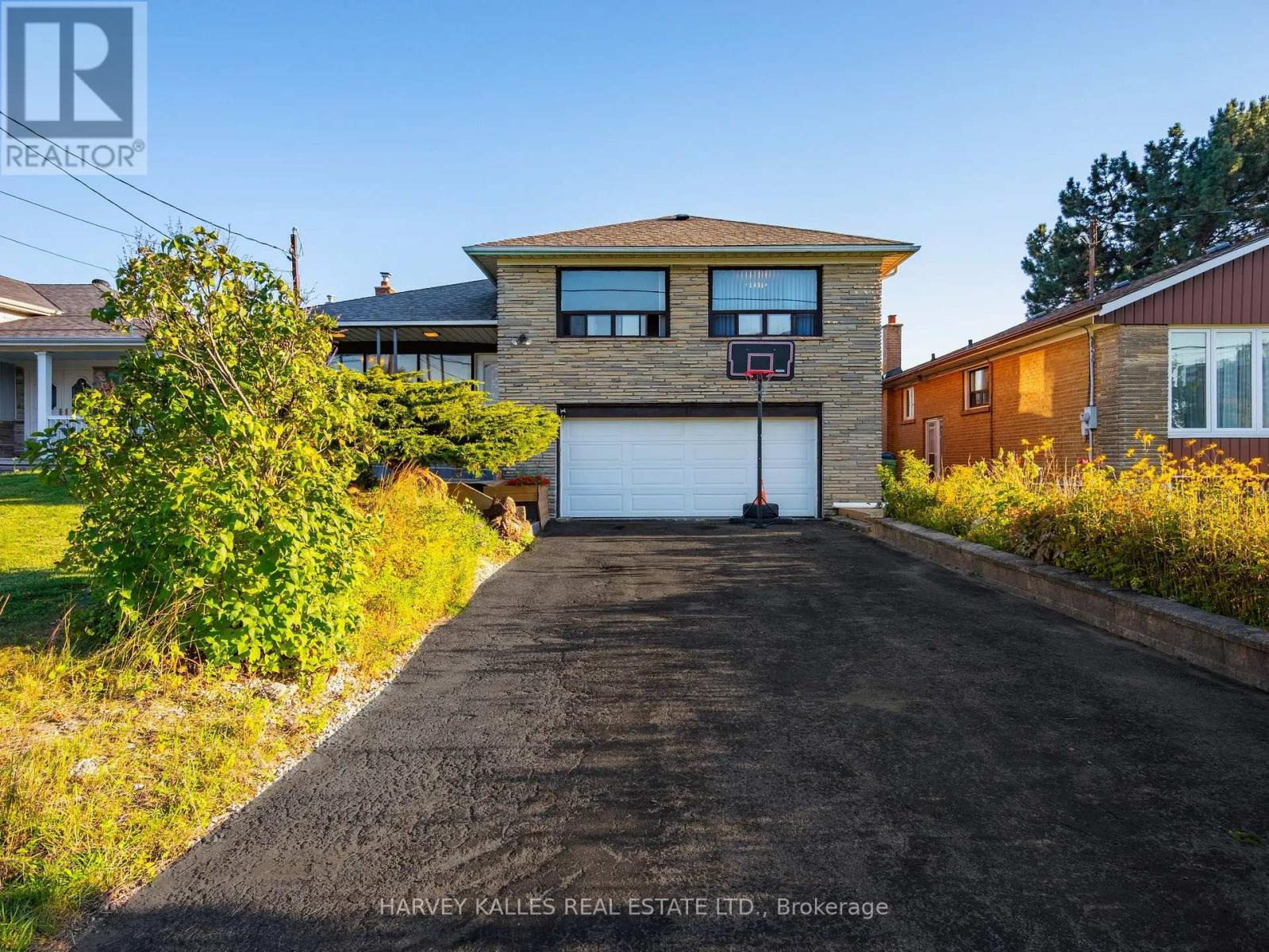 49 Wenderly Drive, Toronto, Ontario  M6B 2P1 - Photo 1 - W12441485
