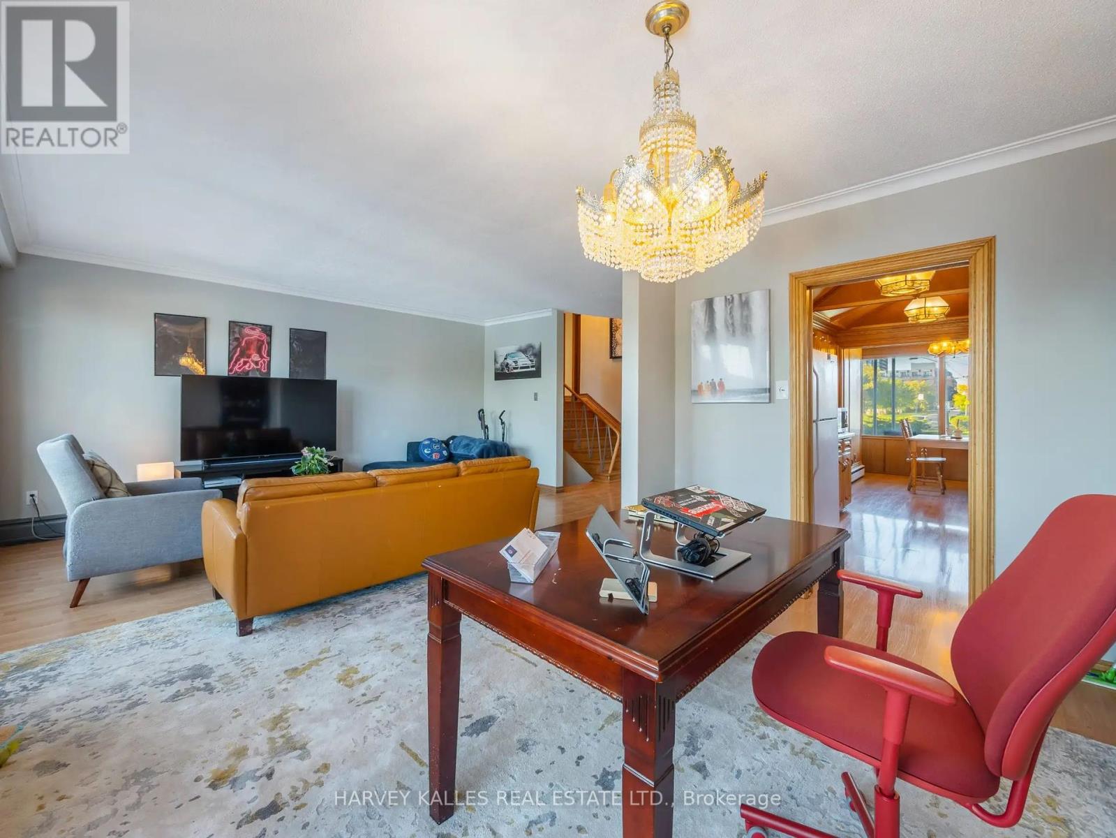 49 Wenderly Drive, Toronto, Ontario  M6B 2P1 - Photo 13 - W12441485
