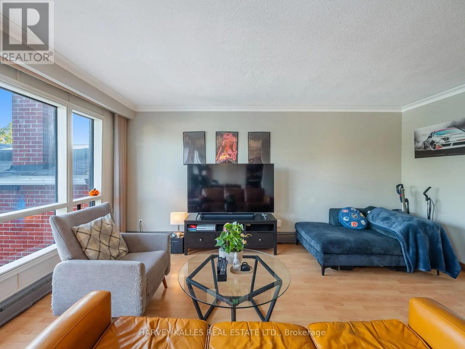49 Wenderly Drive, Toronto, Ontario  M6B 2P1 - Photo 15 - W12441485