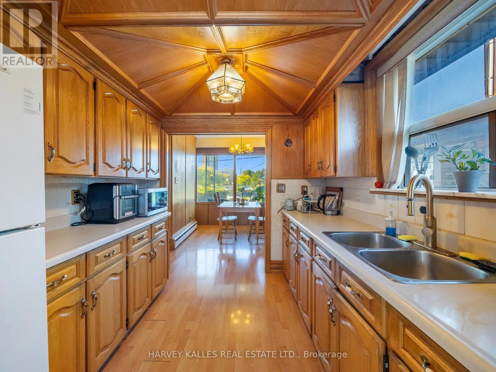 49 Wenderly Drive, Toronto, Ontario  M6B 2P1 - Photo 17 - W12441485