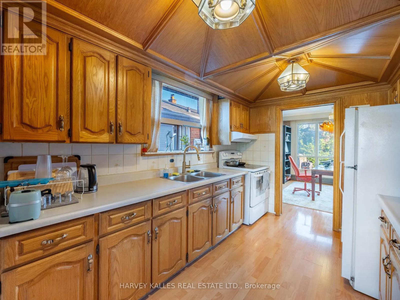 49 Wenderly Drive, Toronto, Ontario  M6B 2P1 - Photo 21 - W12441485