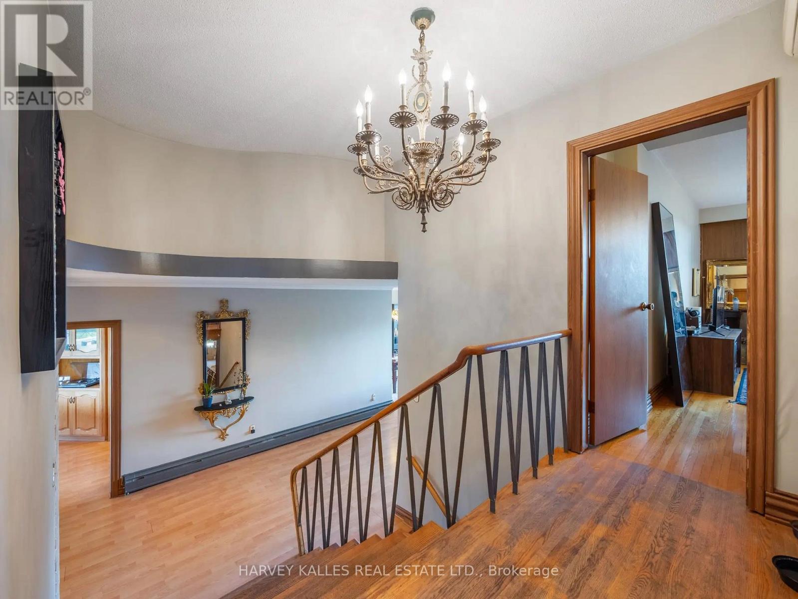 49 Wenderly Drive, Toronto, Ontario  M6B 2P1 - Photo 27 - W12441485