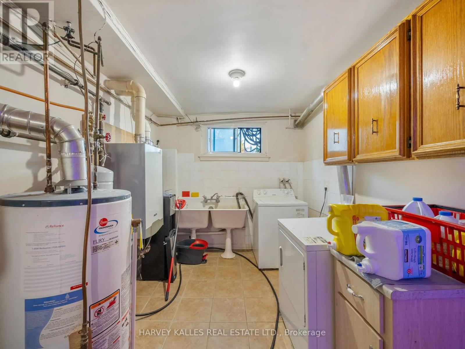 49 Wenderly Drive, Toronto, Ontario  M6B 2P1 - Photo 36 - W12441485