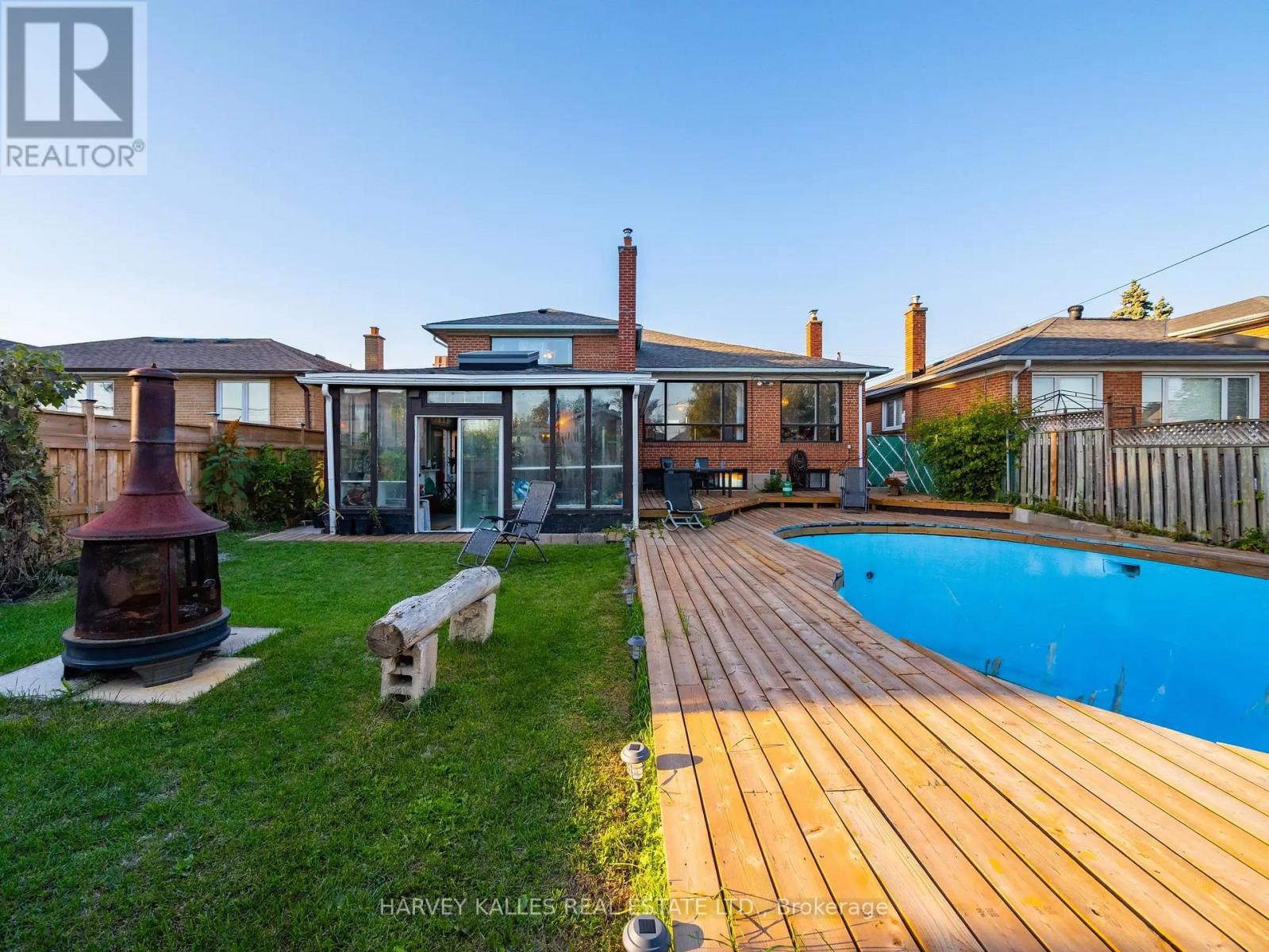 49 Wenderly Drive, Toronto, Ontario  M6B 2P1 - Photo 42 - W12441485