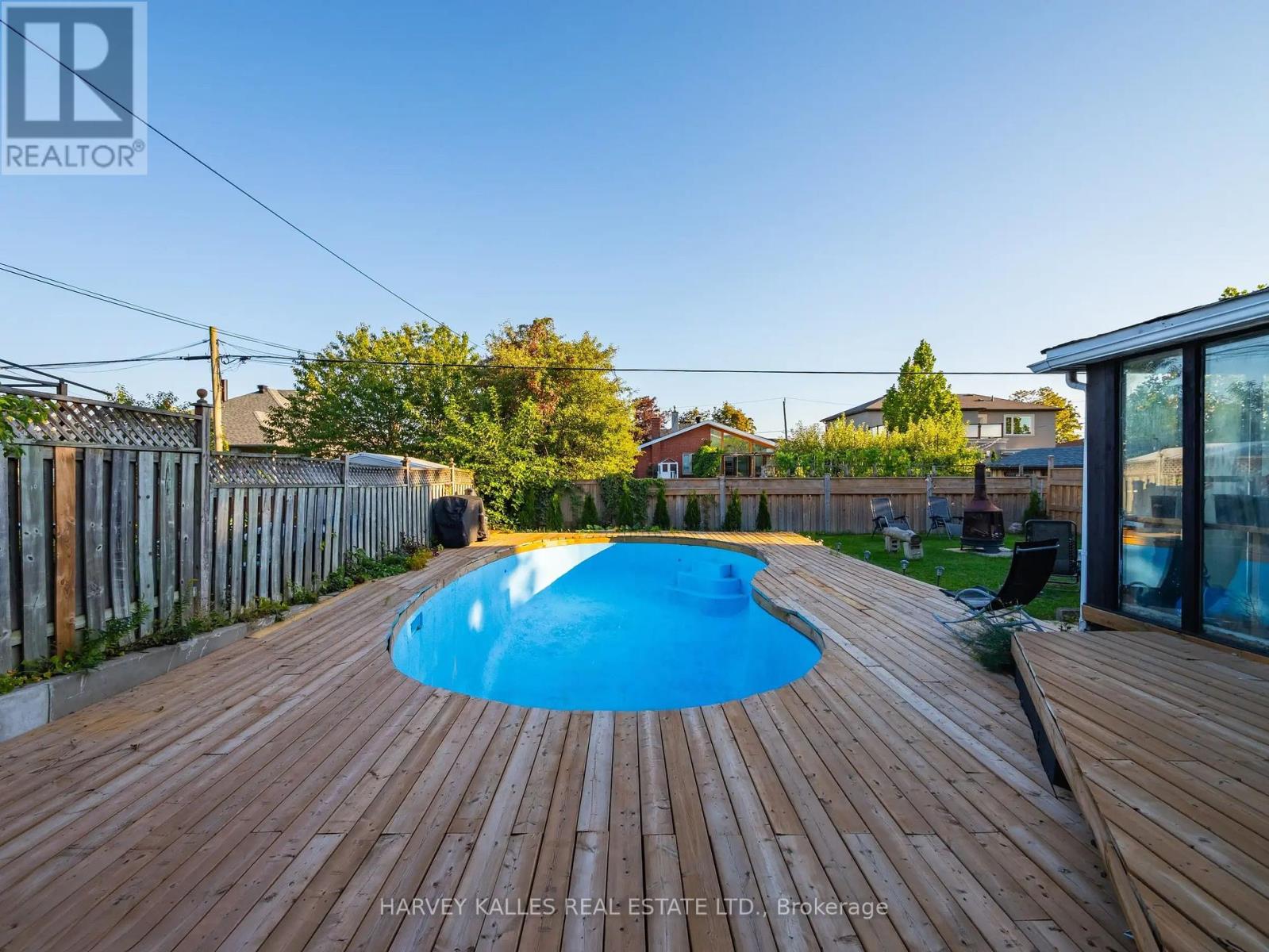 49 Wenderly Drive, Toronto, Ontario  M6B 2P1 - Photo 45 - W12441485