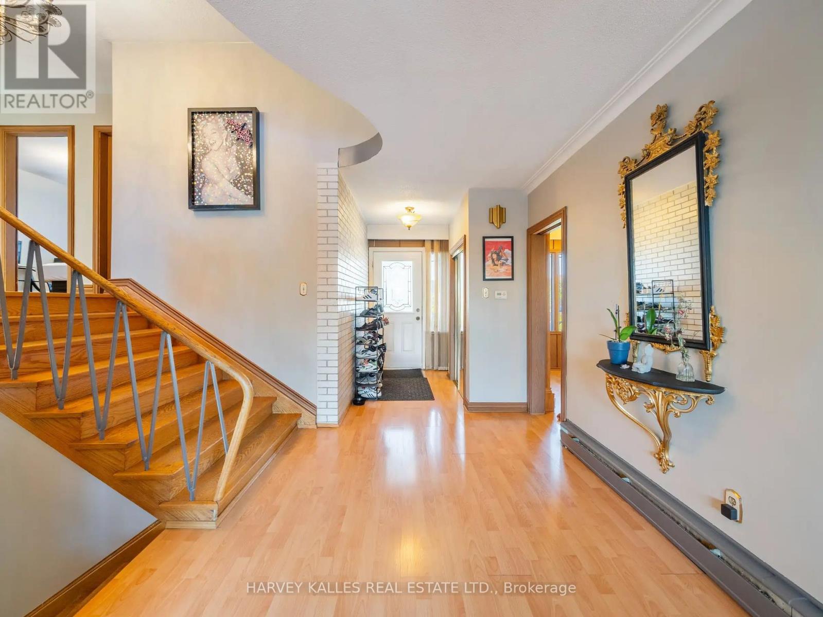 49 Wenderly Drive, Toronto, Ontario  M6B 2P1 - Photo 9 - W12441485