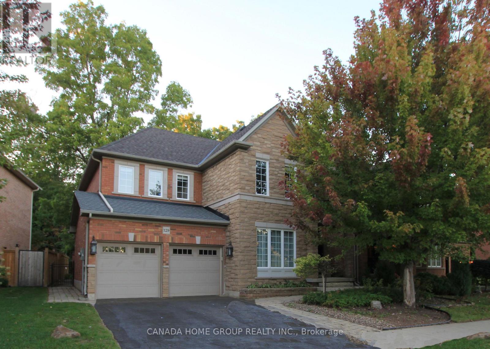 129 Creek Path Avenue, Oakville, Ontario  L6L 8T3 - Photo 1 - W12441496