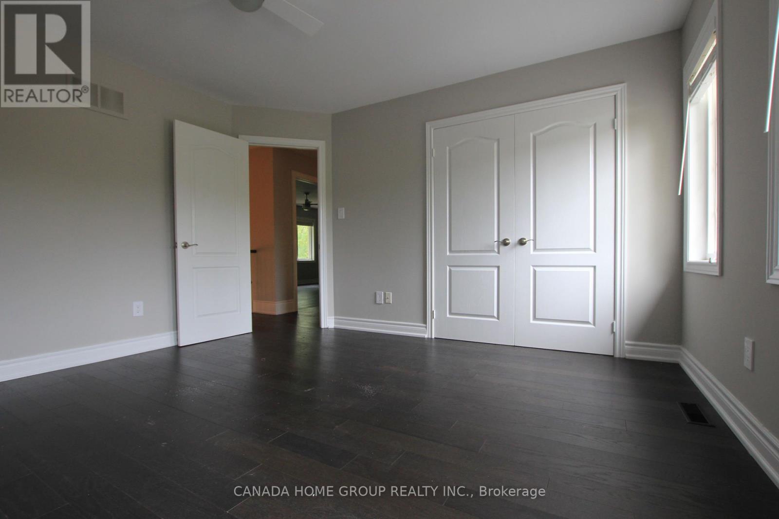 129 Creek Path Avenue, Oakville, Ontario  L6L 8T3 - Photo 16 - W12441496