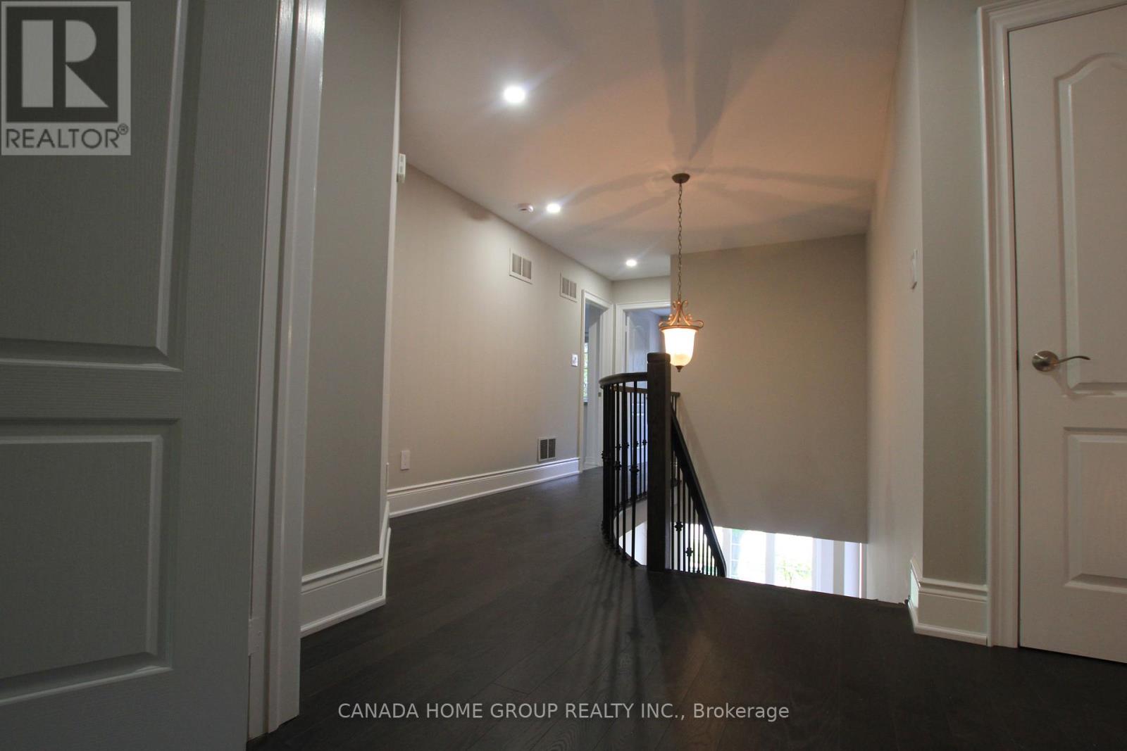 129 Creek Path Avenue, Oakville, Ontario  L6L 8T3 - Photo 18 - W12441496