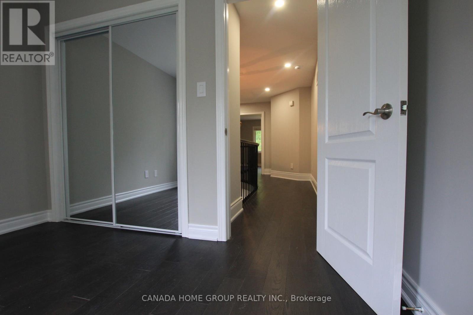 129 Creek Path Avenue, Oakville, Ontario  L6L 8T3 - Photo 21 - W12441496