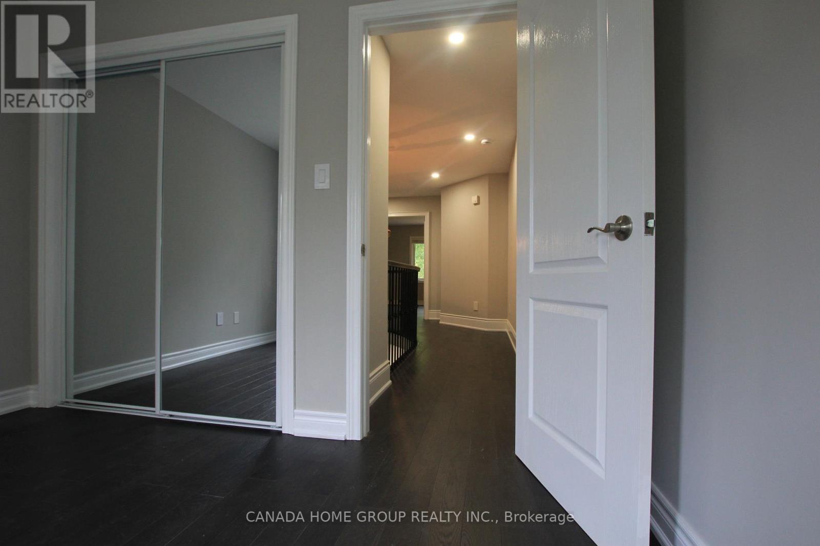 129 Creek Path Avenue, Oakville, Ontario  L6L 8T3 - Photo 22 - W12441496